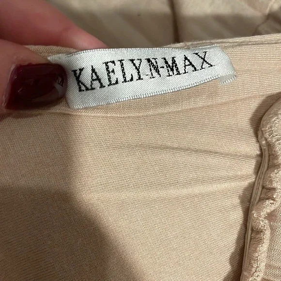 Tan and gold knee length dress - Picture 5 of 6